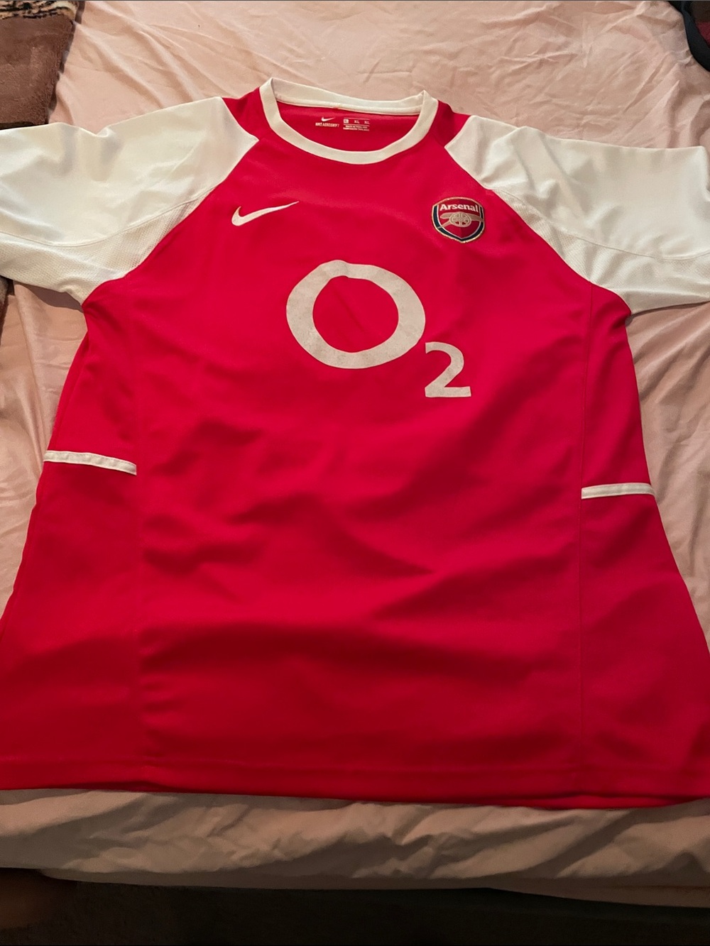 Nike Men Arsenal Red and White Soccer Jersey